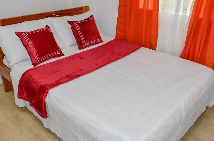 Reddoorz @ Papa Tasie Camotes