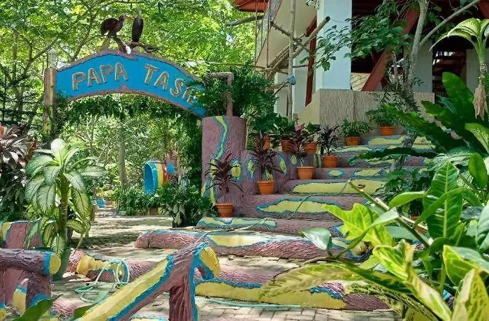 Hotel Reddoorz @ Papa Tasie Camotes 2*