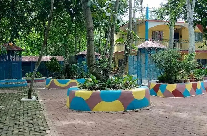 Hotel Reddoorz @ Papa Tasie Camotes 2*