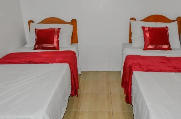 Hotel Reddoorz @ Papa Tasie Camotes