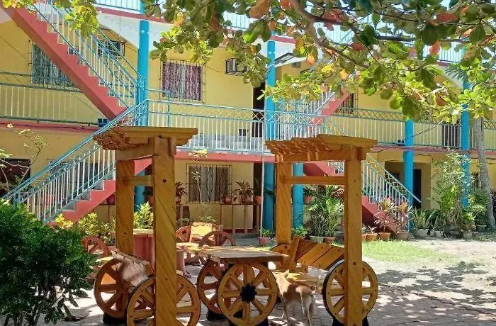 Reddoorz @ Papa Tasie Camotes