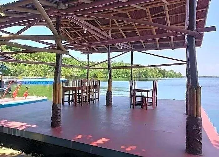 Hotel Reddoorz @ Papa Tasie Camotes 2*