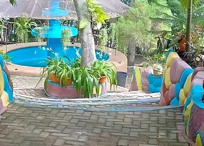 Hotel Reddoorz @ Papa Tasie Camotes 2*