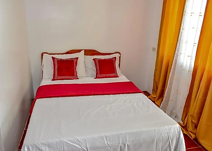 Reddoorz @ Papa Tasie Camotes 2*