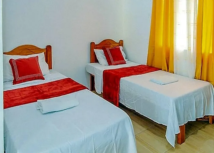 Hotel Reddoorz @ Papa Tasie Camotes Cebu