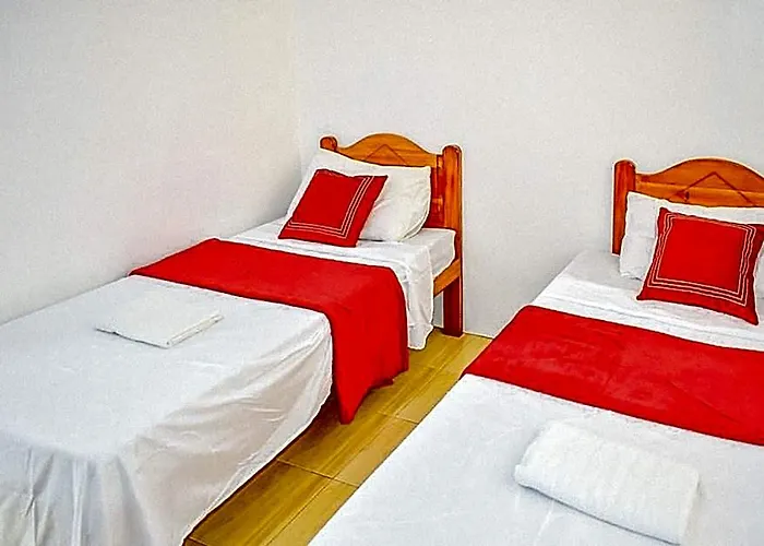 Reddoorz @ Papa Tasie Camotes 2*